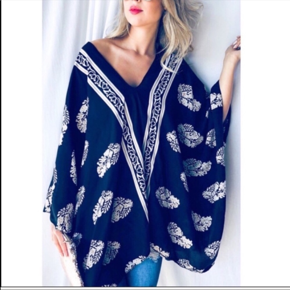Coco and Black Boho Style Kimono Blouse - Picture 2 of 6